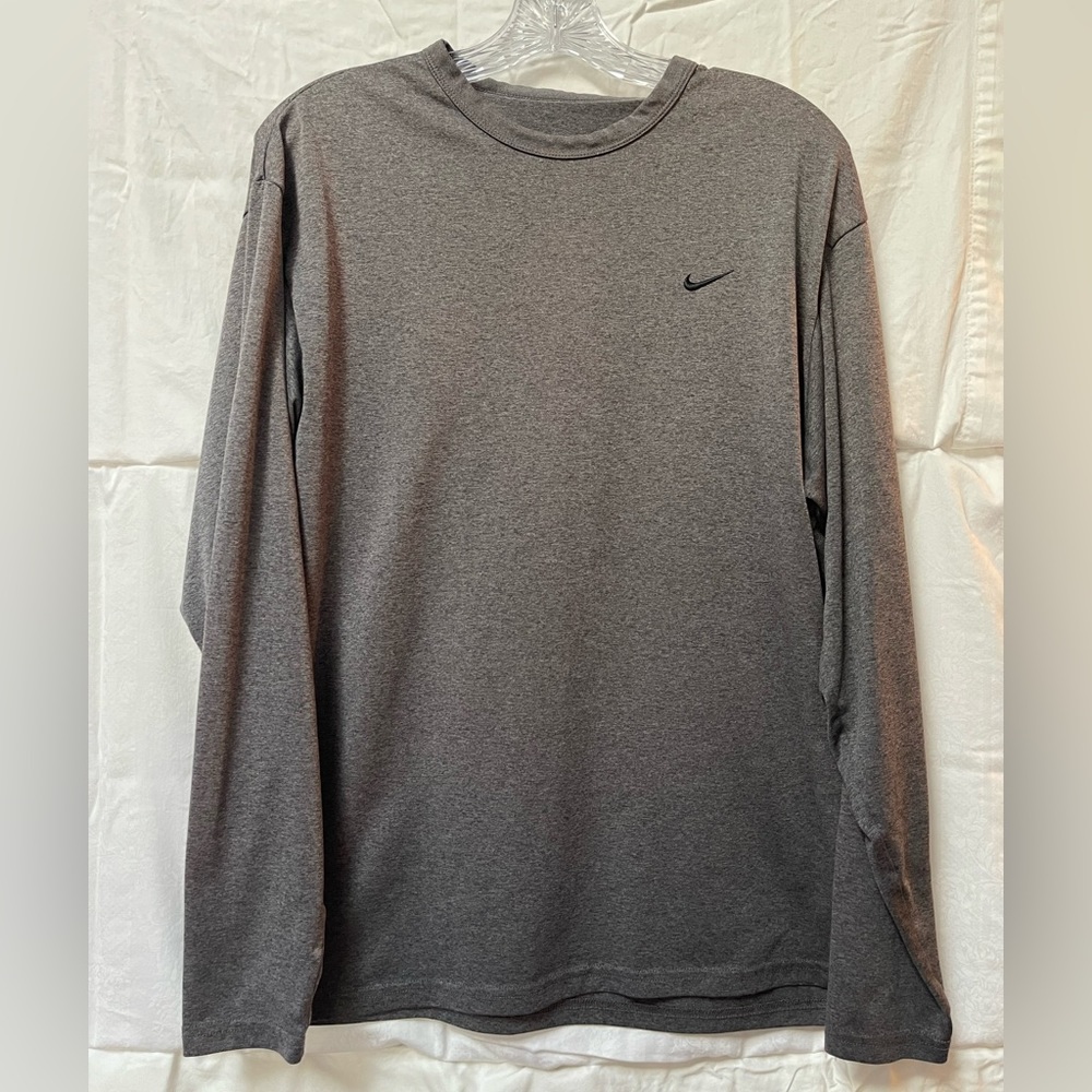Men’s Nike shirt